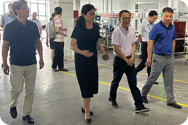 福建省冶金（控股）公司党委委员、、、副总经理侯孝亮一行到我公司调研、、、指导
